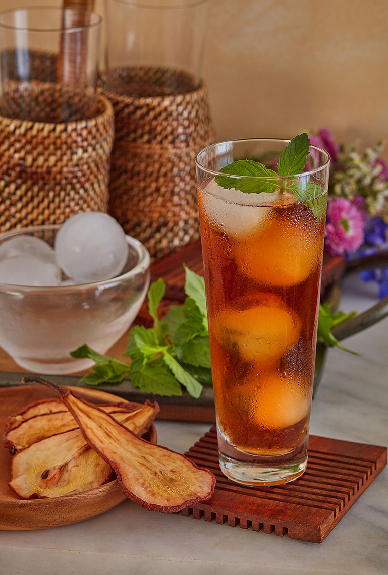 Iced Tea with Pear Infusion Mint Garnish